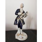 Фарфоровая статуэтка. Royal Dux Богемия.