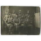 Групповое фото с бойцами РККА. В руках ППС. 1945-й.