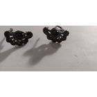 Серьги. отличное состояние.желтый метал с чернением. вставки черные    камушки или стекляшки до подленно не известно . возраст также толком определить не могу.