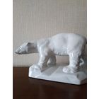 Белый медведь на льдине