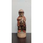 Винтажный керамический штоф ( бутылка для алкоголя )в форме фигурки охотника , подойдет как декоративная статуэтка .