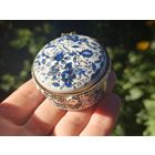 Фарфоровая шкатулка