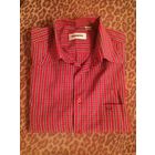 Яркая рубашка с коротким рукавом на +- 48 размер. ПОгруди 52 см, длина 73 см. Отличное состояние.