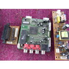 Платы с деталями.