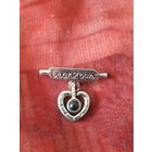 Брошь с подвесным сердечком