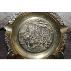 Винтажная, сюжетная, бронзовая пепельныца, диаметр 17 см.. ХОРОШЕЕ СОСТОЯНИЕ.