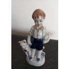 Статуэтка. Мальчик с медведем. Диколенко.