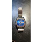 Часы наручные Attika 25 камней, на ходу, 3.5х3.5см. увесистые