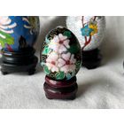 Клуазоне перегородчатая эмаль Статуэтка яйцо на подставке Китай винтаж шинуазри 4х3см