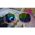 Очки солнцезащитные для девочки от 4-х лет. Новые.