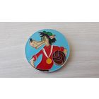 Значок Ну Погоди Волк футболист с мячом Заяц герои Мультфильм Детский САЗ раскрас