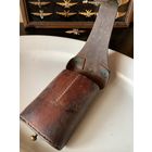 Красивейший древний  подсумок из натур.кожи  и с латунными заклёпками и крепежом.! мягчайшая и прочная кожа! 2-х секционный внутри.