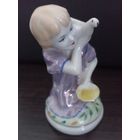 Девочка с голубем. Полонский завод художественной керамики