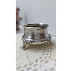 Серебряная солонка на красивых ножках. Гравировка