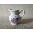 Красивый молочник из чайного (кофейного) сервиза "Орел Ямакоси 4435". Фарфор. Япония, 60-е годы прошлого века.