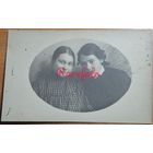 1922 Открыточный формат подруги типажи ретро студийное фото