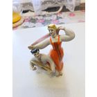 Статуэтка плясуны.