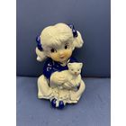 Статуэтка фарфор девочка с котиком