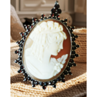 Антикварная брошь - подвеска.Богемские гранаты + ракушечная камея.