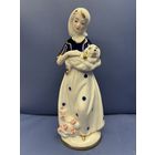 Статуэтка фарфор дама с собачкой