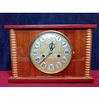 С рубля без мц. часы настольные Jantar СССР, ключ есть. 35х24х15см.