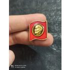 Значок красивый Ленин