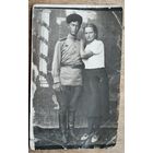 Фото старшего сержанта с женщиной. Нашивка за ранение. 6х9 см.