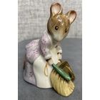 Фарфоровая Фарфоровая Мышка Ханки-Манки из серии Беатрикс Поттер. Royal Doulton. 1997 год. 7.5 х 9 см