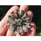 Старая брошь.