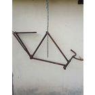 Велосипедная рама. Металл крепкий.