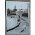 Минск. Фото у фонтана в парке им. Горького. 1950-е. 8х12 см.