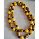 Винтажные бусы. Старый пластик под янтарь.