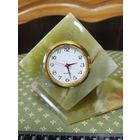 Часы настольные в камне ОНИКС рабочие.