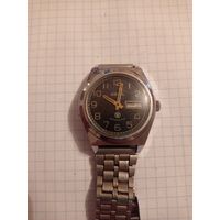 Часы Ракета  с интересным циферблатом с рубля без мпц!