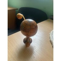 Сувенир деревянный Спутник, ракета, планета Земля, глобус. Полированное дерево. 1960-е. Редкость. СССР