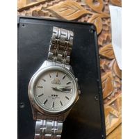 Красивейший оригинальный "Ориент"-противоударные ,водонепроницаемые, автоподзавод.На родном ремешке!