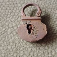 Замок старинный маленький