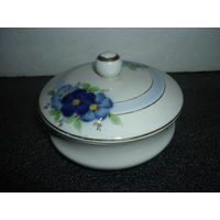 Шкатулка ( Сахарница) НЕЗАБУДКА. СССР. Фарфор. Довбыш 50-е годы