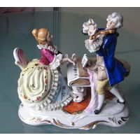 Статуэтка фарфоровая.Музицирование.Германия.