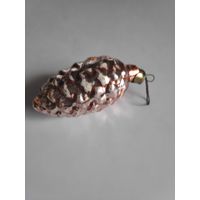 Ёлочная игрушка Розовая заснеженная шишка.