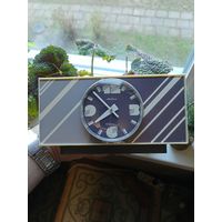 Часы настольные , каминные Молния СССР