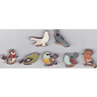 Птицы: чубатый голубь, сизый голубь, щегол, иволга, ремез, жулан и удод.