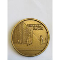 Памятная бронзовая настольная медаль. "Мемориал ветеранам Вьетнамской войны в Вашингтоне". США. Америка. м