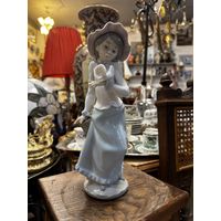 Девочка с голубкой.