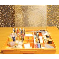 Коробка со швейными принадлежностями