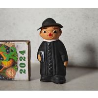 Статуэтка монах священник