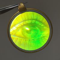 Винтажный кулон. Голограмма глаза.