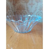 Салатник 60 годы белое толстое стекло