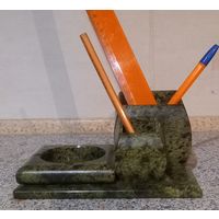 Чернильница,пепельница,подставка.