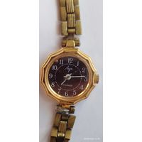 Часы Луч. Позолота. 17 камней. В редком исполнении цыферблата СССР.